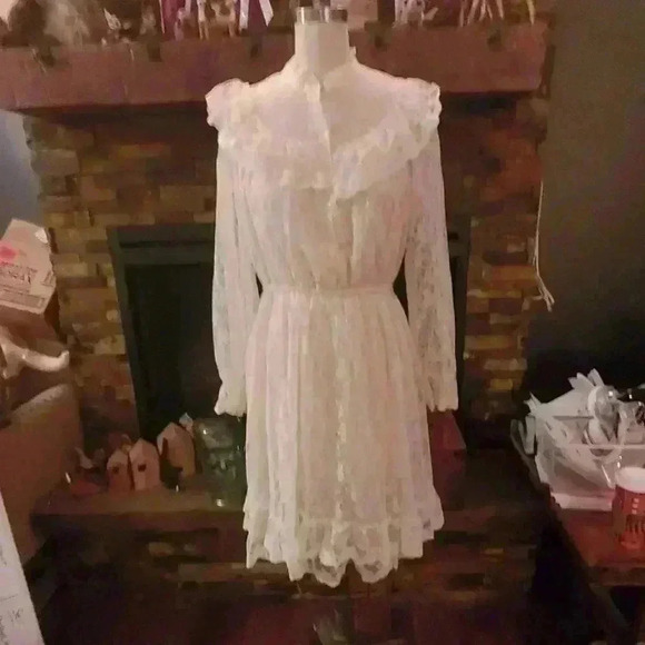Vintage Dresses & Skirts - Vintage lace dress